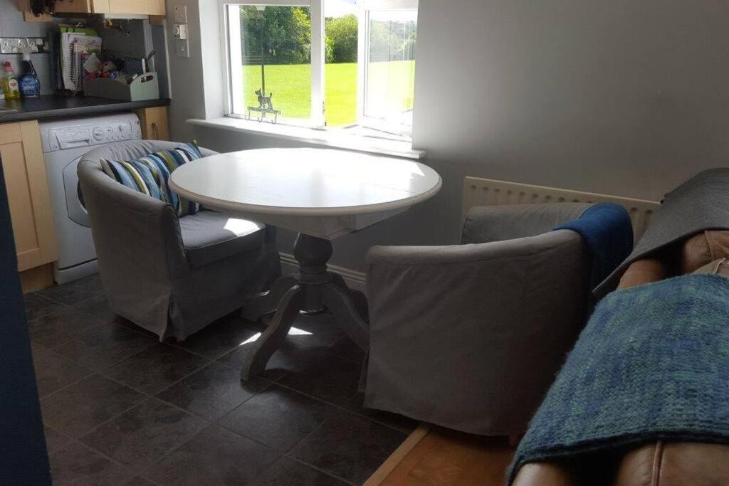 Galway City Lovely 2 Bed Apartment ภายนอก รูปภาพ